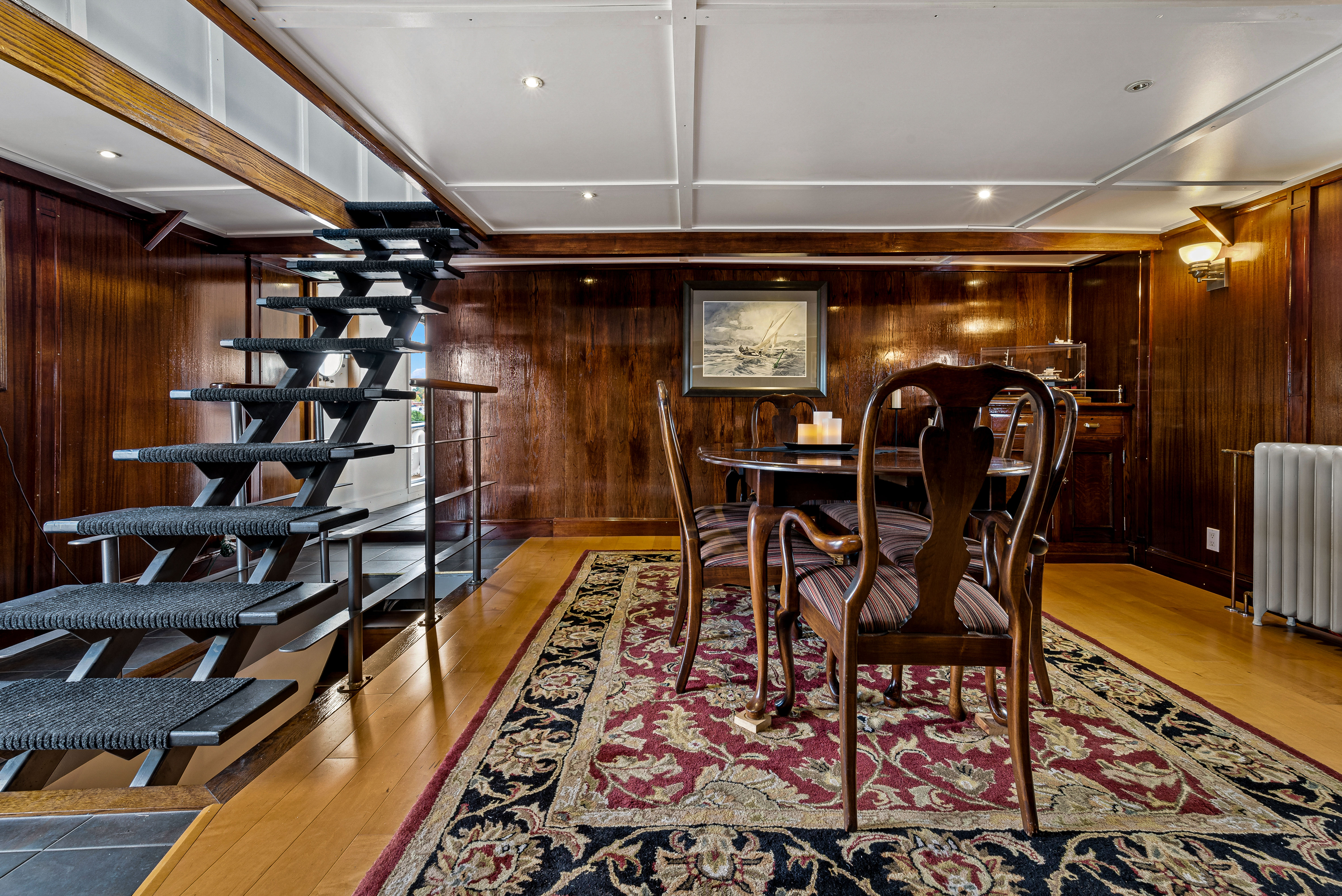 Dining Salon